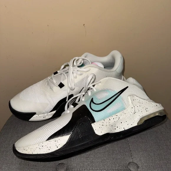 Nike Air Max White and Black Athletic Shoes - Picture 3 of 6